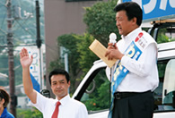 衆議院議員・渡辺周さんと市内で街頭演説