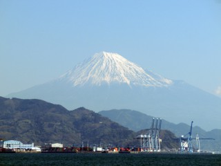 13.4.12清水港から見る富士山